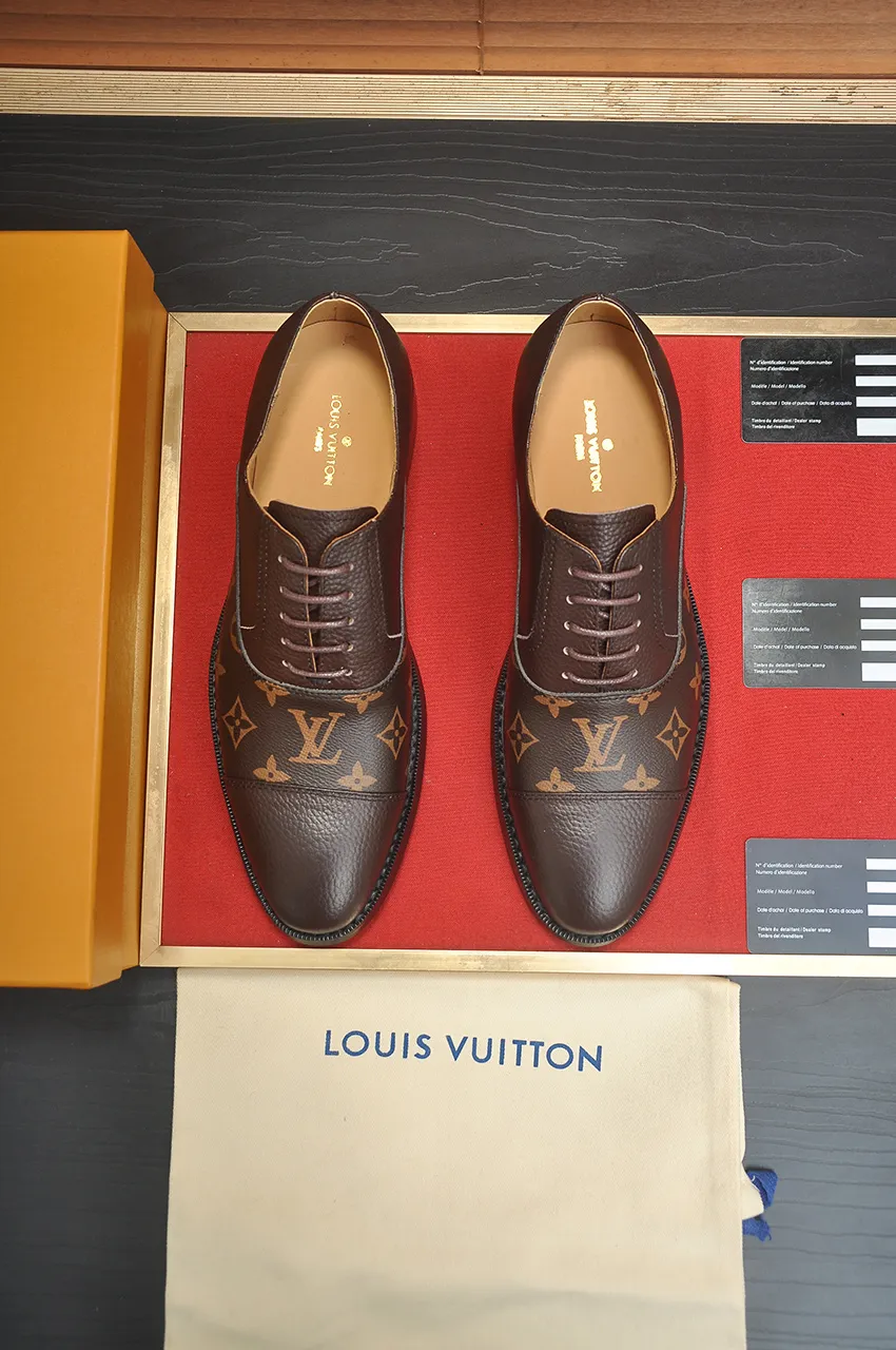 Men's men's shoes 💰500💶 [LV] (original single cowhide lining) 🍀LV's latest genuine leather business suit shoes are launched simultaneously on the official website. The first-layer cowhide imported from Italy is made of heavy gold, 💥official website 1:1 rubber outsole. Versatile to wear, high-end without losing class, and the color combination is extraordinary. This four-season style is alluring when worn on your feet, showing off your big-name flair. Standard code 38-45 (45 customized)